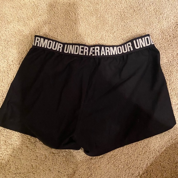Under Armour Shorts - Picture 2 of 2